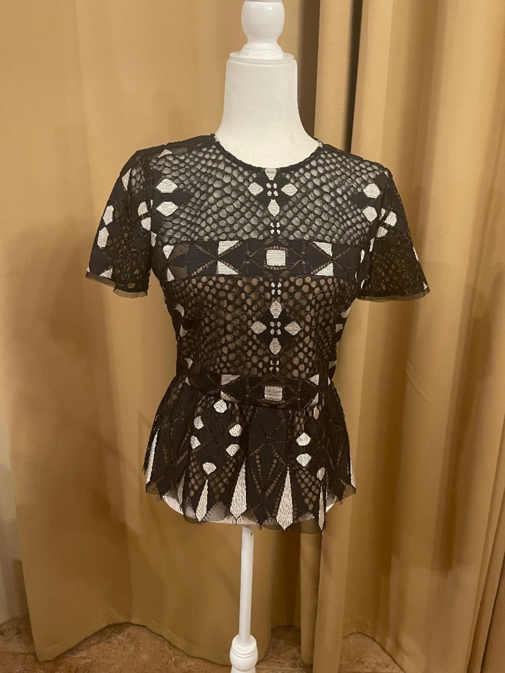 BCBGmazazria Short Sleeve Lace Peplum Top, Blouse, Size: XS